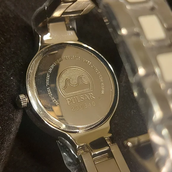 Older Pulsar Watch With Case Untested - Picture 5 of 15